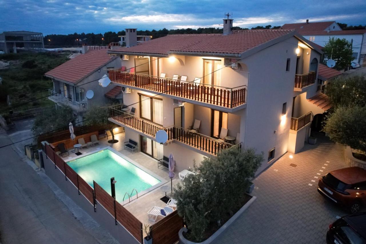 Pool Apartments Julia Zadar Exterior foto